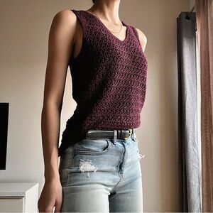 🍇Burgundy nettle knetled top.